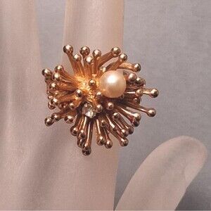 Mid Century Sunburst Ring Sarah Coventry Rhinestone & Pearl